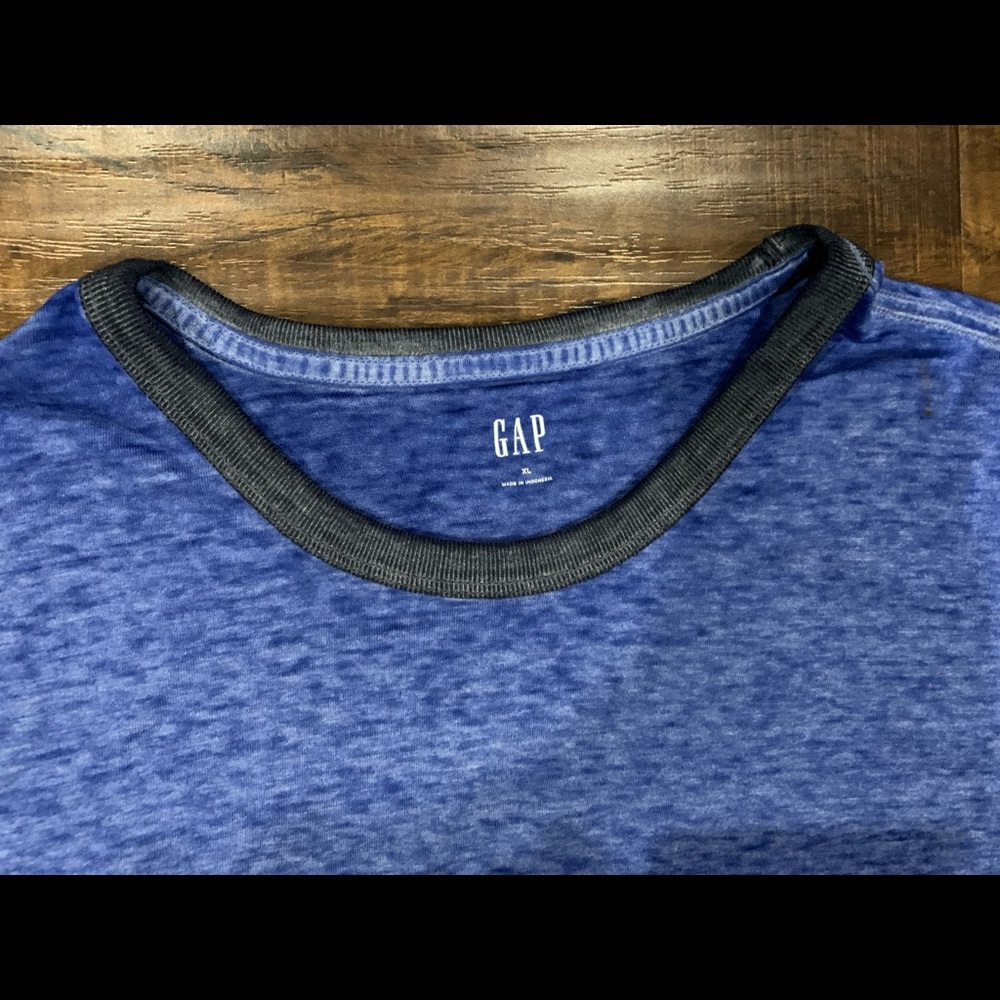 Blue T-shirt GAP.  XL.